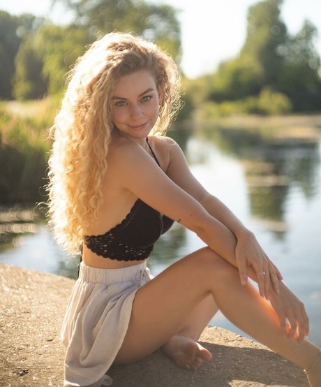 Dalmalaluna pornstar erotic pictures