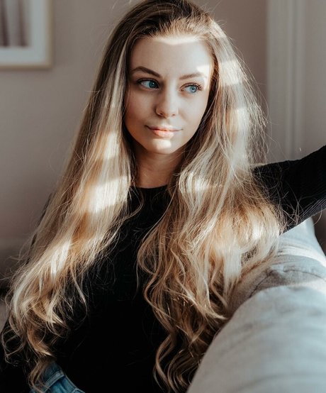 Dalmalaluna porn model images