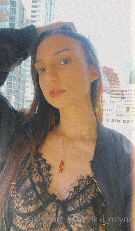 Vikki Mlynn hot pornstar images