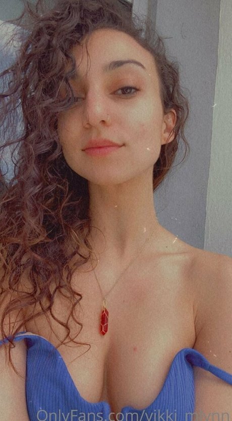 Vikki Mlynn model porn photos