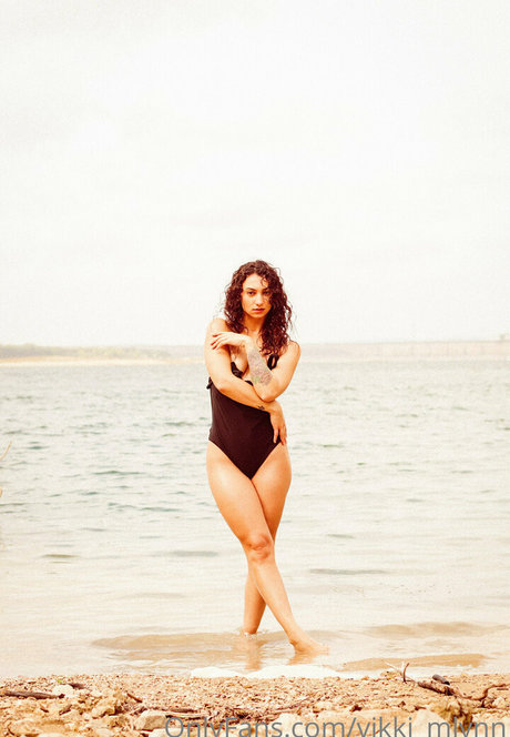 Vikki Mlynn adult actress gallery