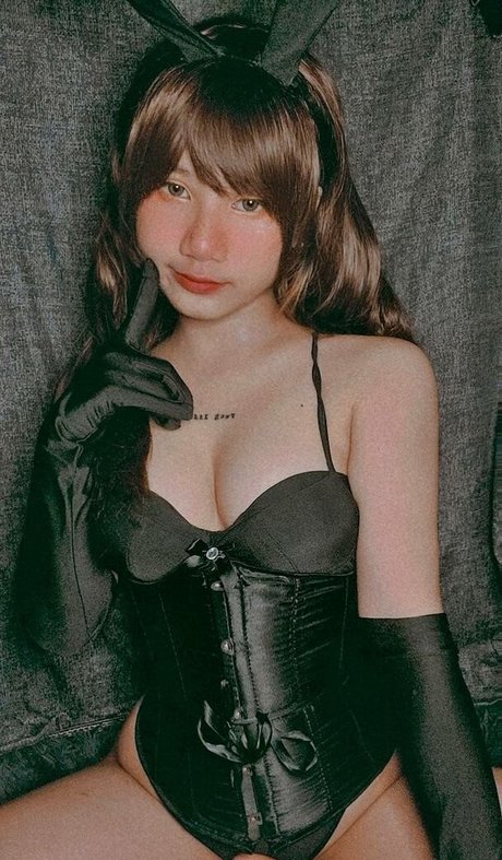 Lam Vinh Tuc naked model image