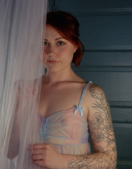 aziebugx sexy star pics