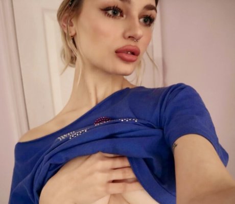 Sweetfairyx model beautiful pictures