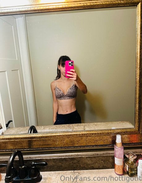 hottigotit nudes star archive