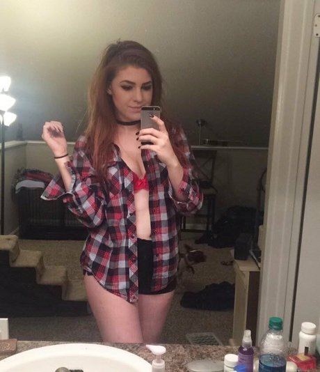 keiraluvvsfw naked model images