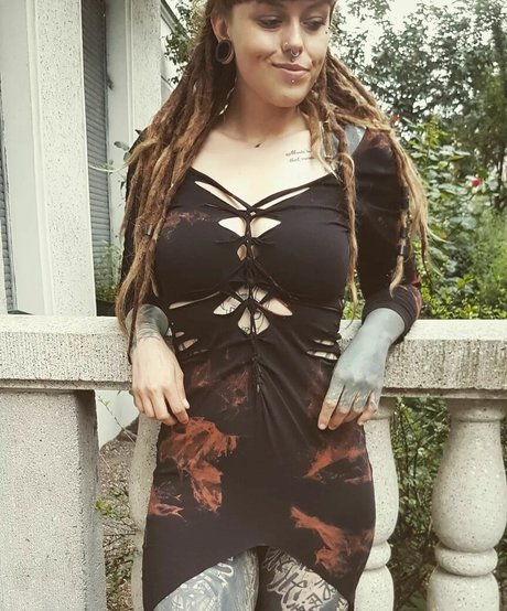 psychedelic mess nude actress img