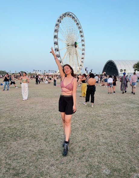 Emily Wang model art photo