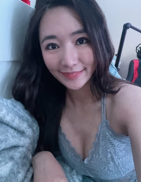 Emily Wang star image