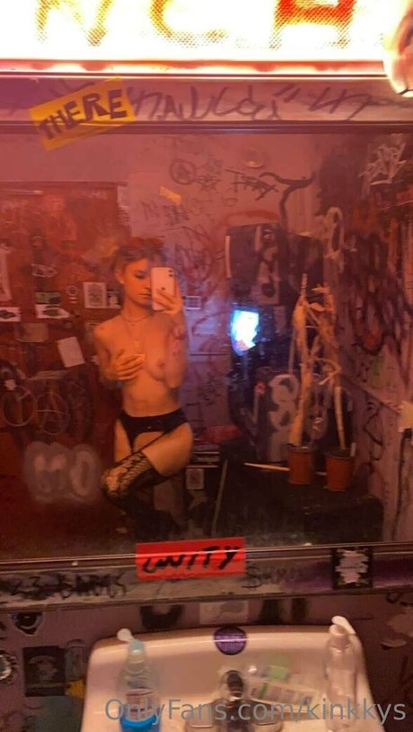 kinkkys beautiful actress image