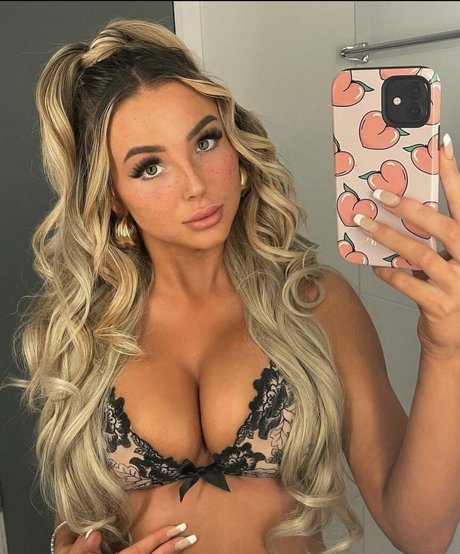 Beth Amelia pretty pornstar galleries