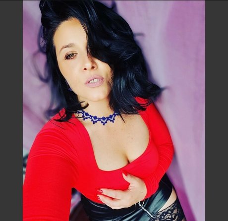 hotsexymommy69 star xxx pictures