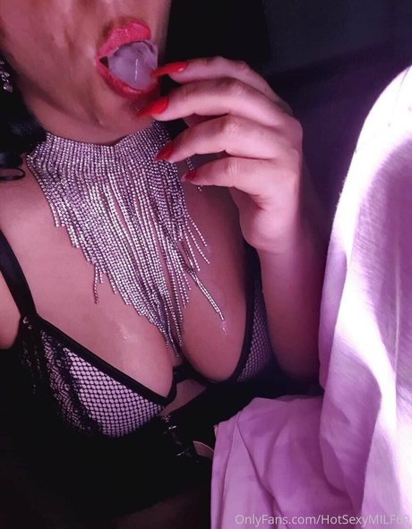 hotsexymommy69 beautiful model photos