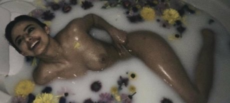 desiwaifu star hot photos