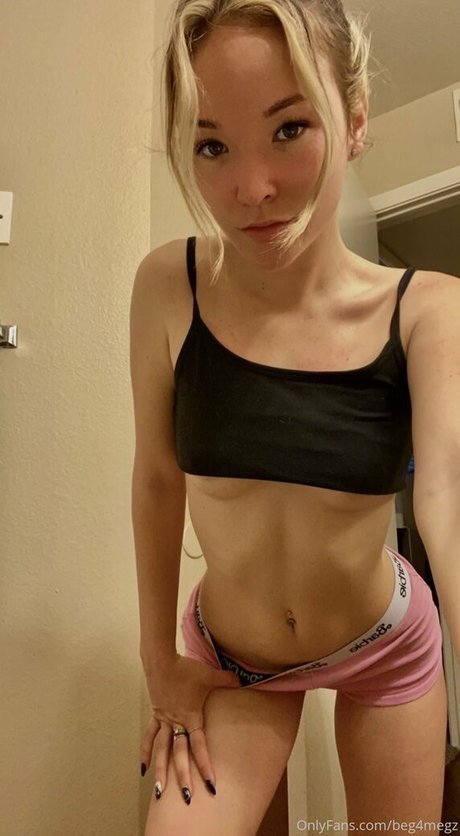 beg4megz model hot image