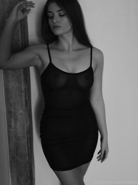 SolelyLu model hot photo