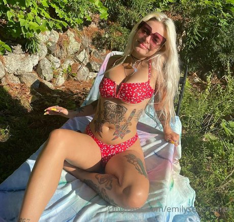 emilysedonafree naked model pic