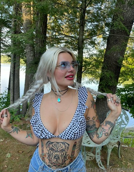 emilysedonafree naked star pictures