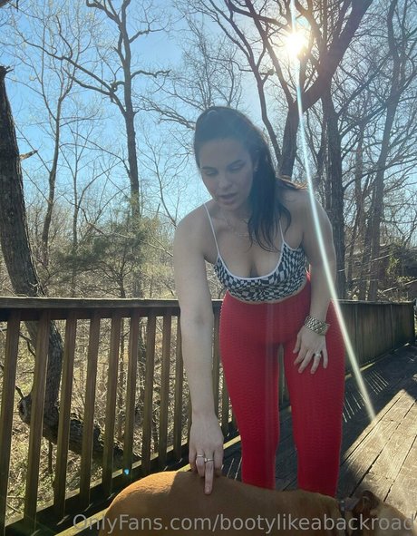 bootylikeabackroad star top picture