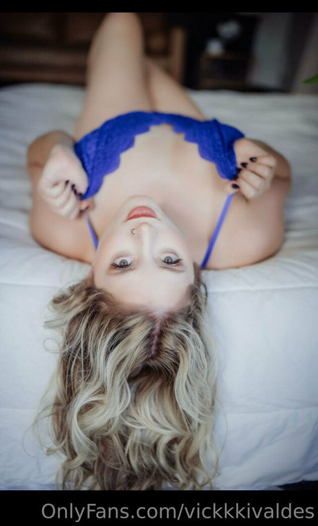 vickkkivaldes naked star photos