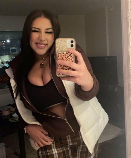 Isabelle Maltais model nice image