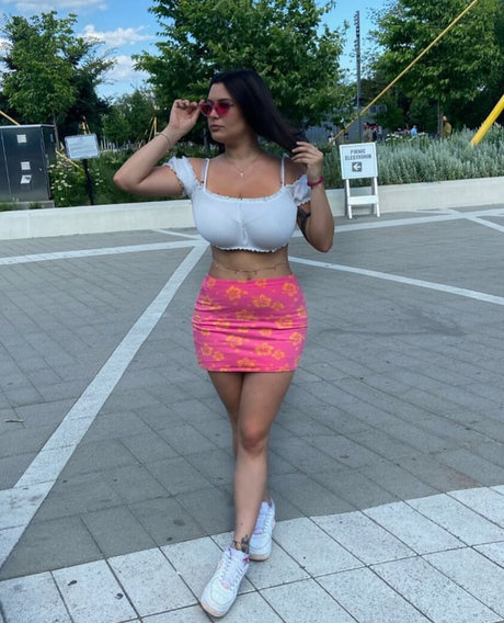 Alexia C perfect model images