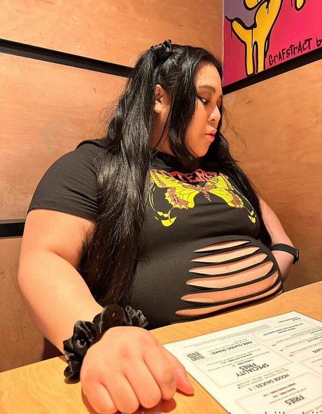 mochiibabii hd actress photo