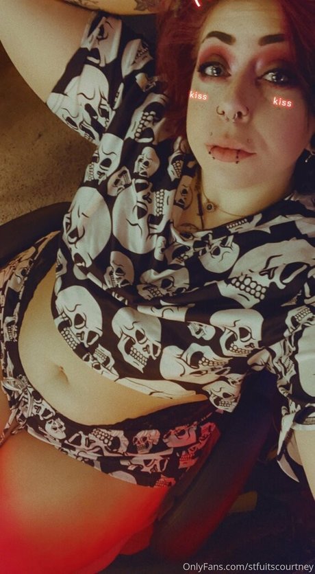 stfuitscourtney pretty star photo