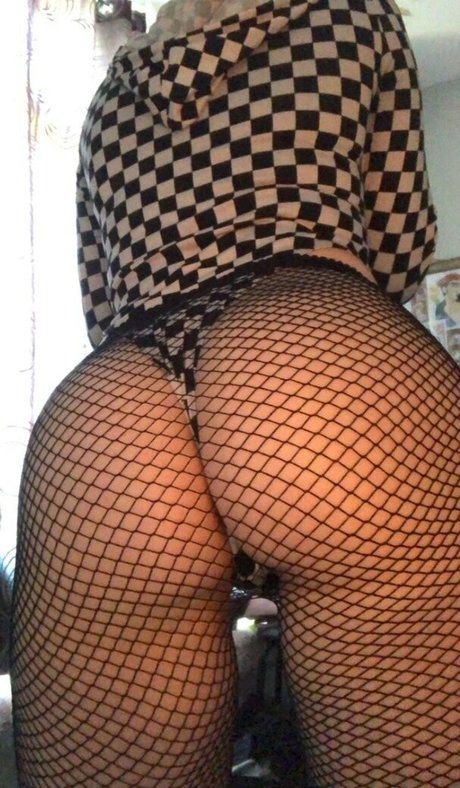 nikkilewds model best picture