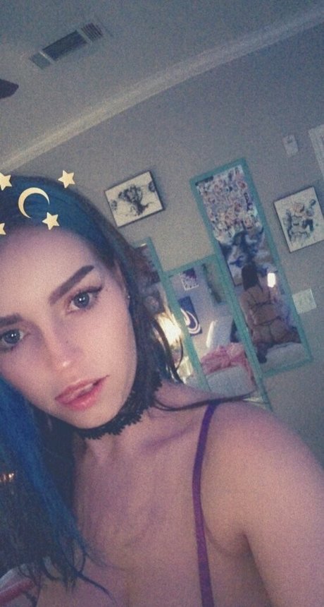 qtlux nice model image