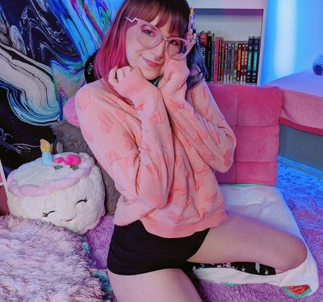 missmaevyn free model pic