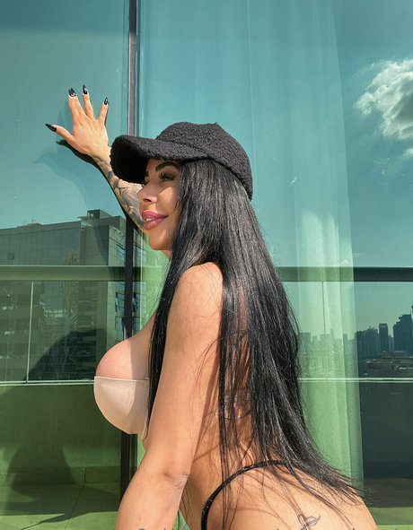 ariana xxl star top pic