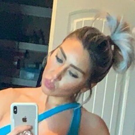 Daya looez art model image