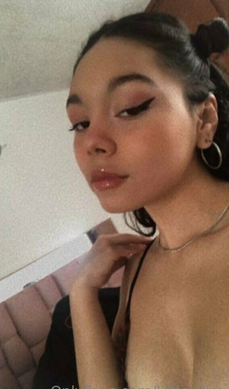 littlelolim naked pornstar photo