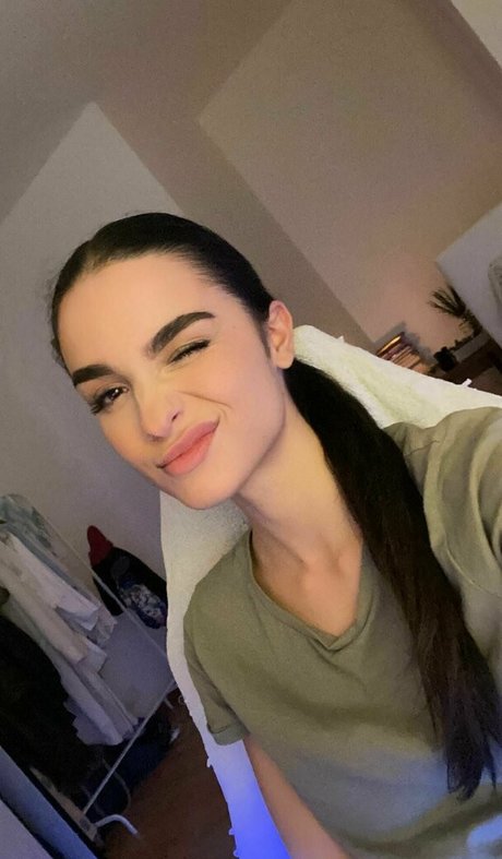 daliluu high quality actress picture