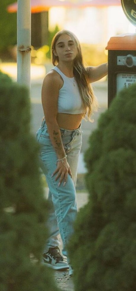 Allysqt high quality actress photos