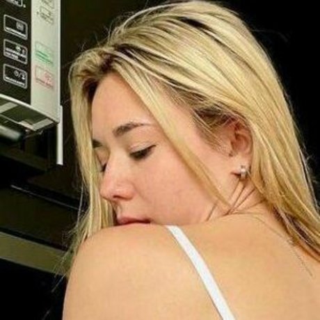 ccamve naked pornstar image