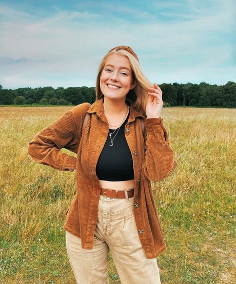 Lotten Sheppard model top pic