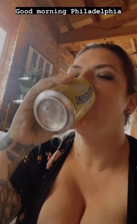 Chelsea Hammill star adult pic