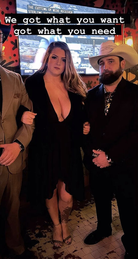 Chelsea Hammill model free pics