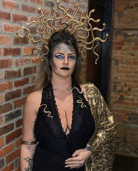 Chelsea Hammill star nude pics