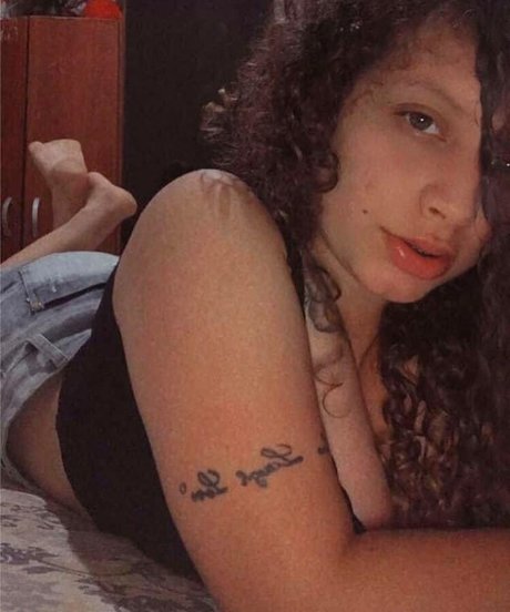 Ashley Alves nice actress img