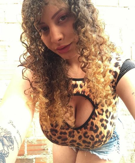 Ashley Alves model perfect img