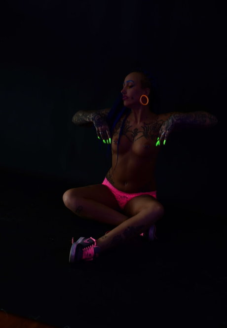 angelvicious nudes actress images