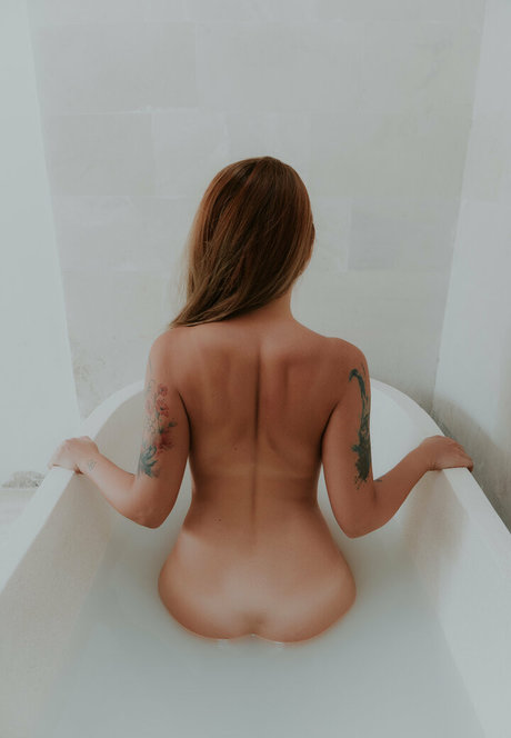 angiestrangie erotic actress pics