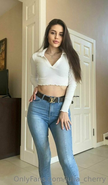 julia cherry model perfect photos