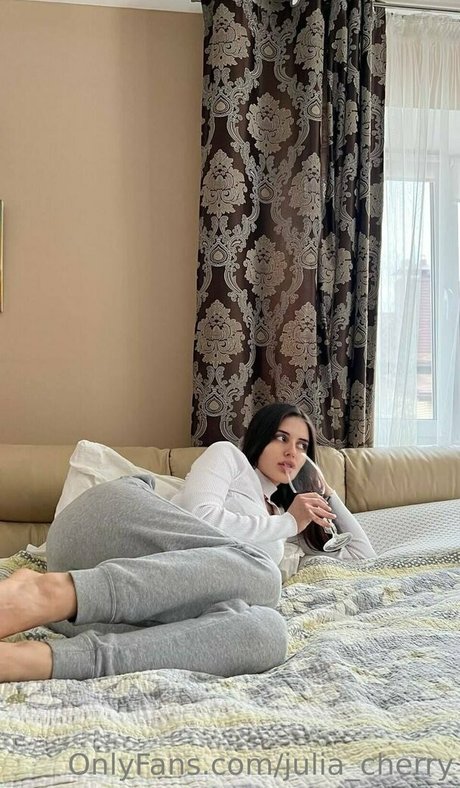julia cherry xxx model pictures