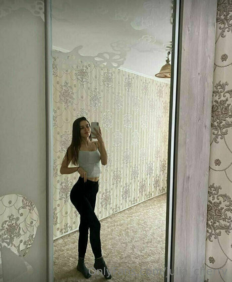 julia cherry star pretty picture