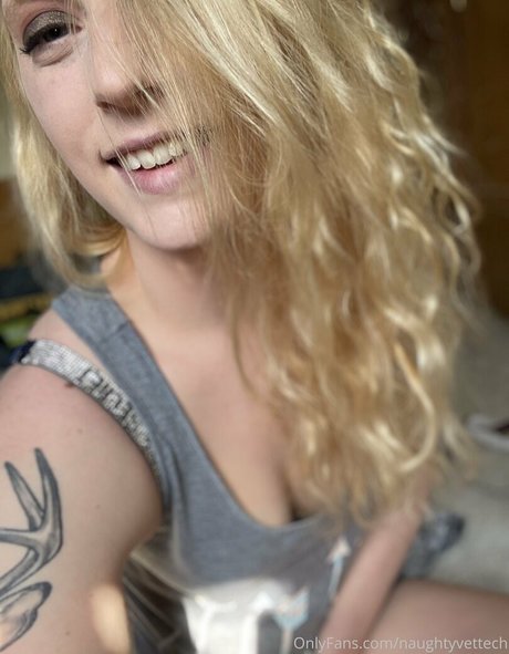 naughtyvettech model exclusive img