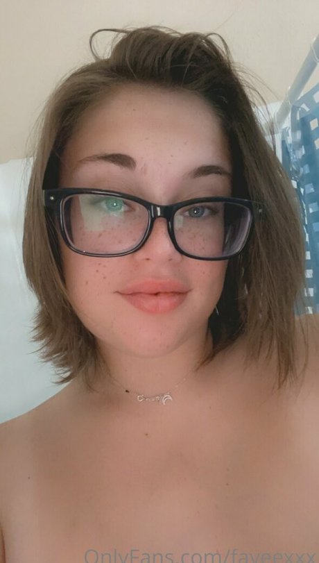 fayeexxx model perfect images